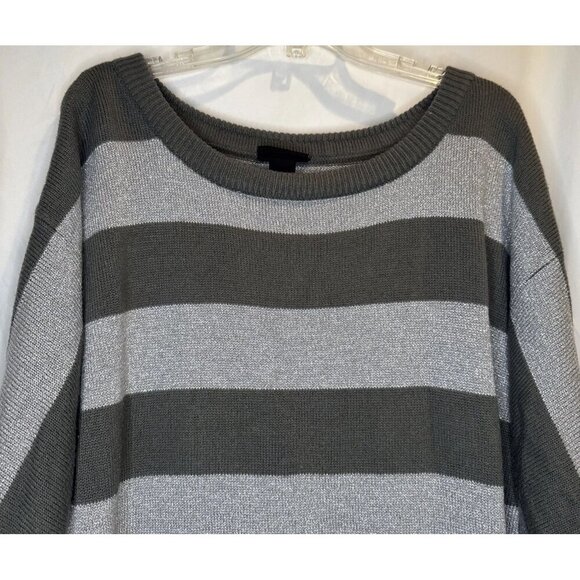 Lane Bryant Women’s Gray Silver Stripe Scoop Neck Sweater Tunic Sz 18/20W - Picture 2 of 10